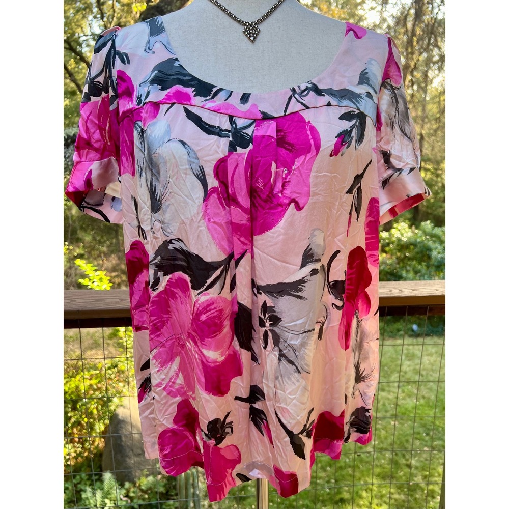 Calvin Klein L 100% Silk Pink Floral Scoop Neck  Blouse Roses Romantic